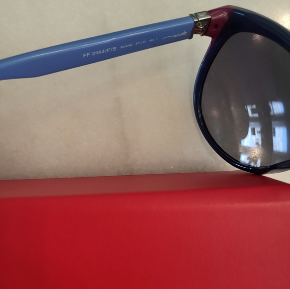 Fendi sunglass - Picture 5 of 5